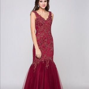 NWT Taupe Glow Formal Gown